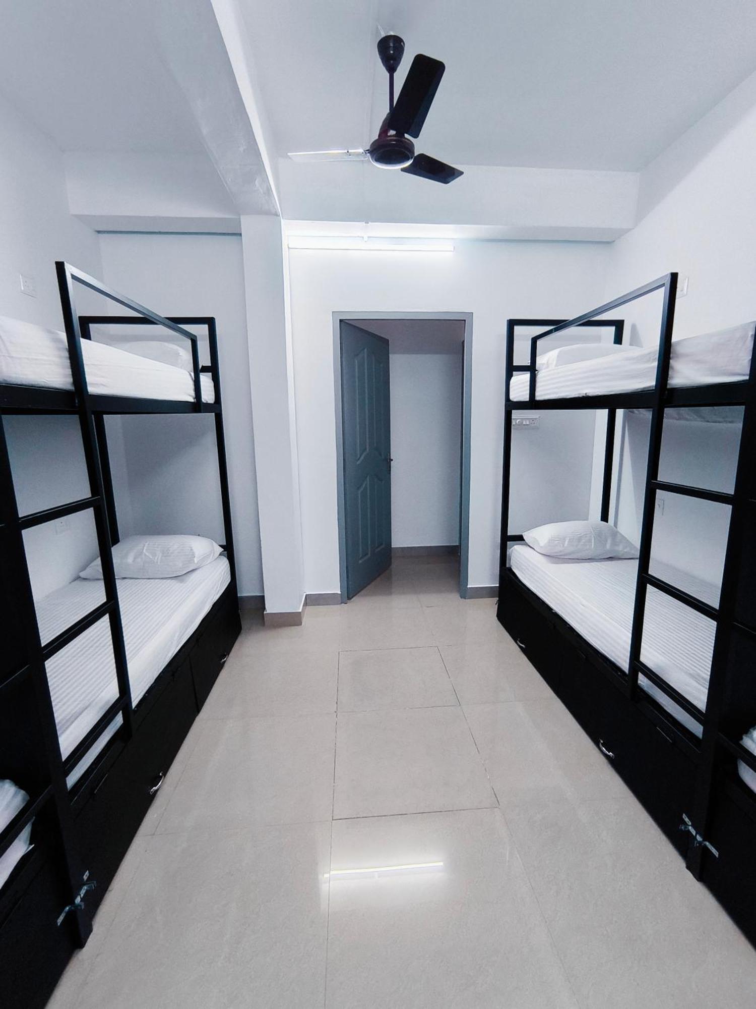 Hostel Stayzo Kochi ภายนอก รูปภาพ