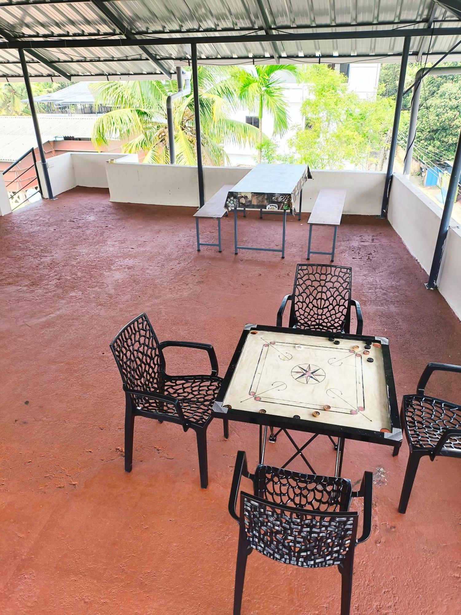 Hostel Stayzo Kochi ภายนอก รูปภาพ